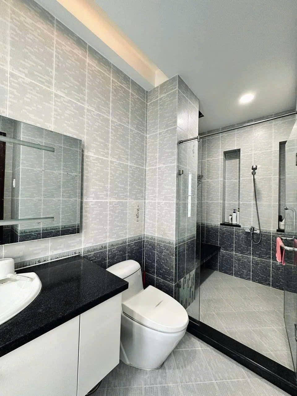 Bán Khách Sạn 17PN Vạn Hạnh Mall , Sư Vạn Hạnh, Q10, 5x17m, HĐ 105 triệu/ tháng giá 37 tỷ - Ảnh 4